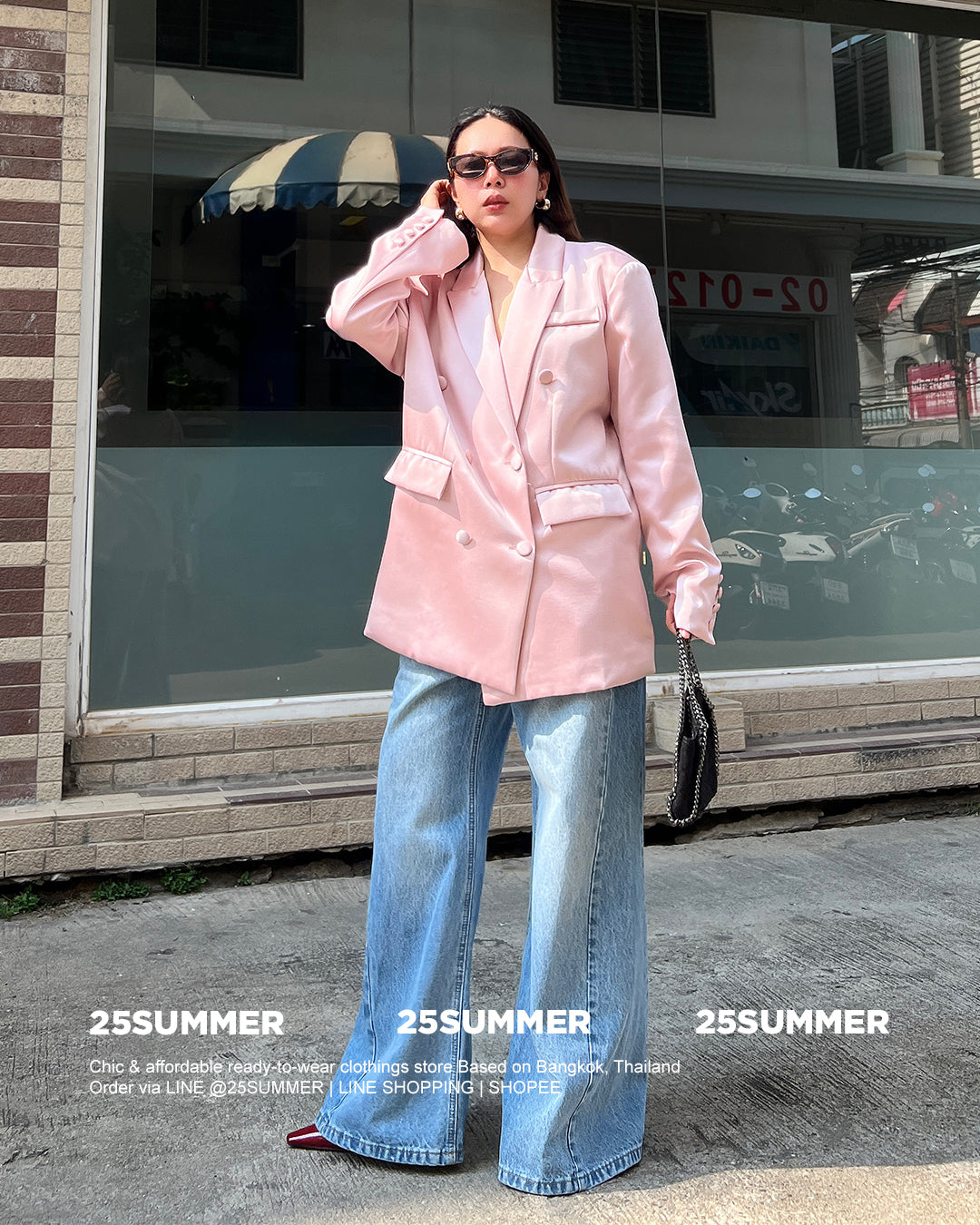 B22 - เบลเซอร์ซาติน Oversized satin blazer